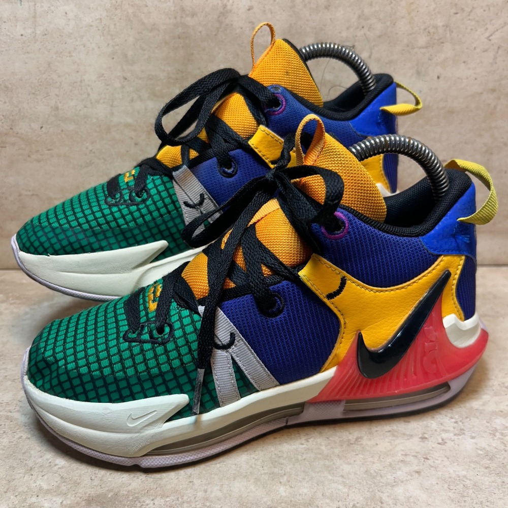Nike LeBron 19 Low Kids‎ Basketball Shoes Multicolor DD1119-400 Size 6Y